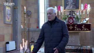 Ո՞վ ես դու, Վահագն Խաչատուրյան. նախագա՞հ, դաշնակահա՞ր, թե՞ պատարագիչ կամ քարոզիչ