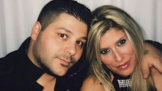 Սիրտս կպայթի, փորձում եմ տոմսի գումար գտնել. Վիգեն Էուլջեքյանի կին