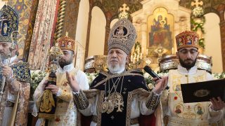 Մեծ ցավ է տեսնել մեր մի քանի հոգևոր հայրերի խռովարար հայտարարությունները. Մասյացոտնի թեմի Երիտասարդաց միությունների անդամները վերահաստատում են հավատարմությունը Հայ Եկեղեցու Նվիրապետական կարգին, Մայր Աթոռին ու նրա գահակալին