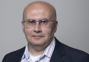 Բոլոր նրանց, ում հետաքրքրում է, թե ինչպես են Հայաստանում դպրոցի տնօրեն նշանակում. Արտակ Քյուրումյան