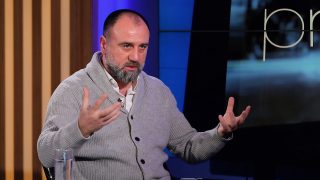 «Արտաքին պարտքը 8 տարում 8 միլիարդ դոլարով ավելացնել հնարավոր է, քյալամի փառատոնից մինչև փուռչուլուկի մեծարման երեկոների վրա միլիոններ վատնել հնարավոր է, իսկ աշխատատեղ ստեղծել հնարավոր չէ՞». Ռուբեն Մխիթարյան