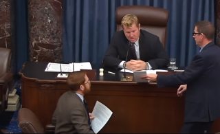 Սենատը քվեարկել է բանաձևի օգտին, որն արգելում է Թրամփին ռազմական գործողություններ ձեռնարկել Վենեսուելայի դեմ՝ առանց Կոնգրեսի համաձայնության