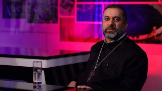 Վեհափա՛ռ Տեր, ձեր զավակները միշտ ձեր կողքին են՝ աղոթքով, հավատքով ու համբերությամբ զինված. Տեր Մանուկ