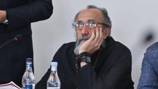 Հիվանդանոցում հանդիպեցի Միքայել Սրբազանի հետ. նրա մտահոգությունն ու ասելիքը վերաբերում է երկրում ստեղծված ծանր իրավիճակին և ապագային. Աբրահամյան