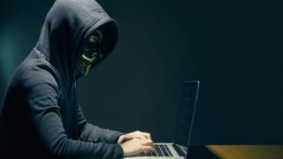 Կասկածելի անձանց և կազմակերպությունների միջոցով մի՛ ստացեք և մի՛ փոխանցեք դրամական միջոցներ