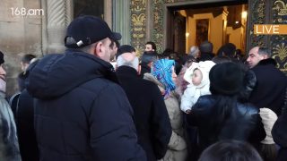 Հարյուրավոր քաղաքացիներ Մայր Տաճարում են՝ լսելու Վեհափառ հայրապետին