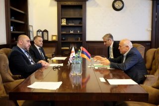 Աշոտ Սմբատյանը Զուրաբ Աբաշիձեի և Բեքա Օդիշարիայի հետ քննարկել է հայ ու վրաց ժողովուրդների միջմշակութային կապերի ընդլայնման վերաբերյալ հարցեր