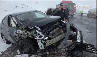 Աշտարակ-Եղվարդ ավտոճանապարհին բախվել են «Nissan»-ն ու «Ford Transit»-ը. կան տուժածներ