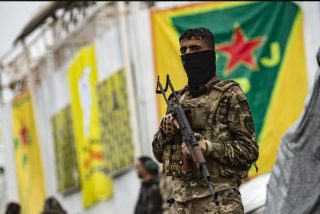 ԱՄՆ նախկին հատուկ ներկայացուցիչ Ջեյմս Ջեֆրին քննադատել է Սիրիայի հյուսիս-արևելքում «քրդական զինված անկլավին» աջակցումը՝ այն համարելով ԱՄՆ շահերին հակասող