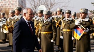 Բանակի զարգացումը շարունակաբար ընթանալու է, որովհետեև բանակը պետության կարևորագույն ինստիտուտներից է, և չափազանց կարևոր է ունենալ ուժեղ, պաշտպանունակ բանակ․ Փաշինյան