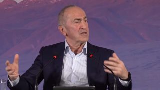 Ամոթ է, ինչի տեղ եք դրել ժողովրդին, Ադրբեջանն այդ քանակի վառելիք չունի. Քոչարյան