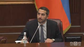 Սիրելիներս, դադարեցրե՛ք. տիկի՛ն Կյուրեղյան, Ալեքսանյանին պիտի ընդհատեիք՝ ուշացաք. Ռուբեն Ռուբինյան