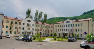 Գորիսում անչափահասների միջև ծագած վիճшբանությանը միջամտել են նրանց հայրերը․ կա վիրшվոր