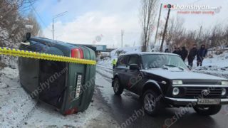 Հրազդանում «Opel»-ը դուրս է եկել երթևեկելի գոտուց, բախվել է էլեկտրասյանը և կողաշրջվել․ կա տուժած