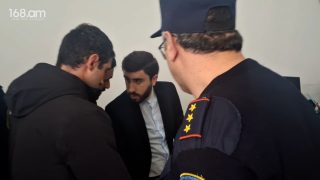 Ստեփան Ասատրյանն ու Արամայիս Թախմազյանը անվտանգության աշխատակցո՞վ են դատարանում