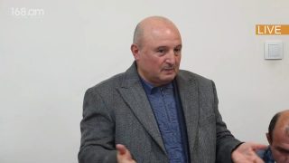 Իմ ապրած կյանքով մինչև ստեղս չհասնի, բժշկի չեմ գնում. բայց ինձ քայլել է պետք. խցում անհնար է. Ղուկասյան