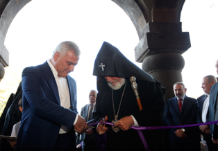 Սամվել Կարապետյանը քաղբանտարկյալ է, բանտարկված է եկեղեցուն սատարելու համար․ Ջոն Էյբներ