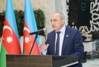 «Արևմտյան Ադրբեջանի» փախստականները կվերադառնան իրենց պատմական հողերը. դա նրանց անօտարելի իրավունքն է. Ազիզ Ալեքբերլի
