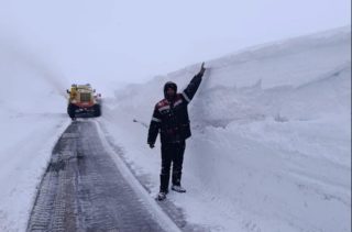 Վարդենյանց լեռնանցքի առանձին հատվածներում ձնածածկույթի բարձրությունը գերազանցում է 2 մետրը․ Լևոն Ազիզյան