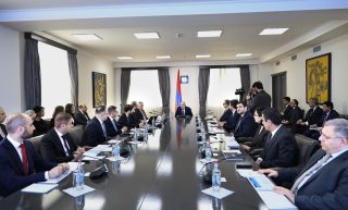 Փաշինյանն ԱԳՆ-ում քննարկման էր. նշվել է՝ ՀՀ-ն ձգտում է ՌԴ հետ զարգացնել փոխադարձ հարգանքի, ինքնիշխանության նկատմամբ հարգման վրա հիմնված բարեկամական հարաբերություններ
