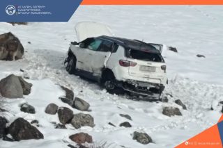 Երևան-Սևան ավտոճանապարհին «Jeep» մակնիշի ավտոմեքենան դուրս է եկել ճանապարհի երթևեկելի հատվածից և գլորվել հարակից ձորը
