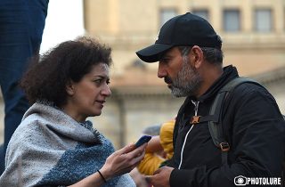 Վարչապետի կնոջ հեռանալը ընտանիքից արձանագրեց փոփոխվող քաղաքական կացությունը