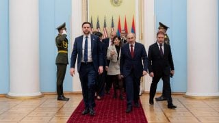 Արհեստական բանականություն, բնական խայտառակություն