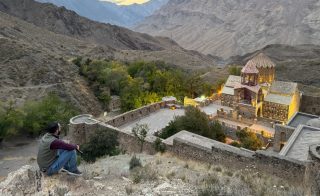 «Տրամադրվում ես, մտածում ես, գծում ես, գրում ես, պատրասվում ես, ոգևորվում ու ոգևորում ես ու մեկ էլ…». Վարուժան Գեղամյան