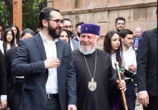 Ամենայն Հայոց կաթողիկոսը վախենալու բան չունի. Մնաց՝ մենք էլ չվախենանք. Վարուժան Գեղամյան