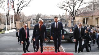 Արևմուտքն ընտրեց Ադրբեջանին… Նրանք, երևի, զինում են Ադրբեջանին, որ նա էլ ավելի խաղաղասեր լինի, հա՞. Խաչիկյան