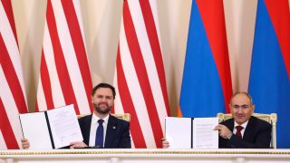 Ջեյ Դի Վենս՝ Կովկասի գերին. Պիետրո Շաքարյան