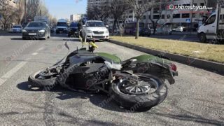 Եղվարդի խճուղում բախվել են «Skoda»-ն ու մոտոցիկլը․ կա տուժած