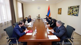 Գլխավոր դատախազը հանձնարարել է ակտիվացնել Սևանա լճի ափամերձ տարածքներում ապօրինի օտարված գույքերը պետությանը վերադարձնելու, ապօրինի կառուցված շինություններն ապամոնտաժելու աշխատանքները