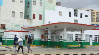 Կուբայի առողջապահության նախարարը հայտարարել է, որ երկիրը կանգնած է հումանիտար աղետի առջև