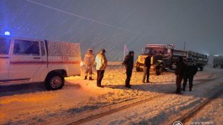 Ձյան առատ տեղումներով պայմանավորված ահազանգեր են ստացվել տրանսպորտային միջոցների արգելափակման և խցանումների վերաբերյալ