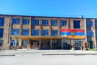 Ահազանգ է ստացվել, որ Գյումրիի թիվ 15 դպրոցում ռումբ է տեղադրվել․ կոլեկտիվն ու աշակերտները տարհանվել են