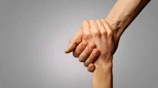 Տեր հայր, կասե՞ք՝ կարևո՞ր է դիմացինին օգնելը