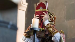 Տեր հայր, կասեք՝ քանի՞ անգամ թու-թու-թու ասեմ, որ ինձ աչքով չտան