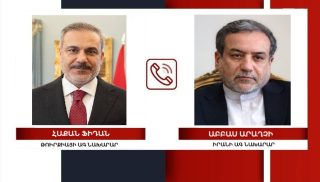 Թուրքիայի ԱԳ նախարարը հեախոսազրույց է ունեցել Աբբաս Արաղչիի հետ