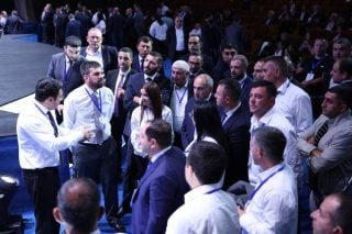 Սարսափում են «Գյումրի 2-ից»․ «Հրապարակ»