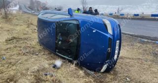 Մարգահովիտում «Opel»-ը դուրս է եկել երթևեկելի գոտուց և կողաշրջվել
