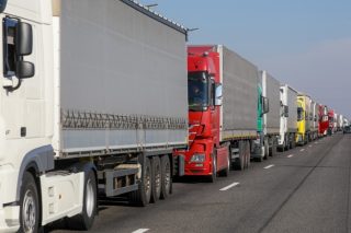 Ռազմավիրական ճանապարհին հերթում կանգնած մեծ բեռնատարների թիվը հասել է 1600-ի