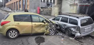 Երևանում բախվել են «Opel»-ն ու «Nissan»-ը. կա տուժած