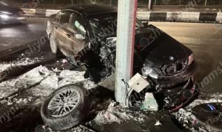 Աճառյան-Ծարավ Աղբյուր խաչմերուկում բախվել են «Mercedes»-ն ու «BMW»-ն