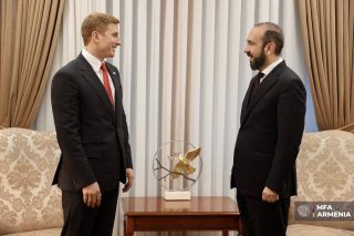 Արարատ Միրզոյանն ու Ջեյքոբ Հելբերգը քննարկել են ՀՀ-ԱՄՆ ռազմավարական գործընկերության նոր նախաձեռնությունները