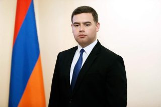 ՆԳՆ ներքին անվտանգության և հակակոռուպցիոն վարչությունում կա նշանակված ծառայողական քննություն, տեսանյութում երևացող ծառայողի լիազորությունները կասեցվել են. Նարեկ Սարգսյան