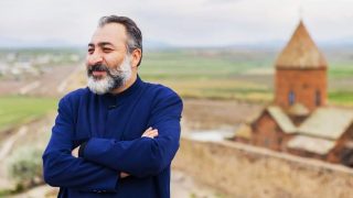 Աննախադեպ ծանր օրեր են, բայց մեր կյանքի մեջ շատ ավելի ծանր օրեր են եղել. Հայր Իսահակ