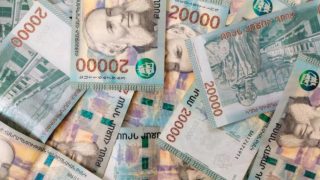 Երևանում հայրը տնից գողացել է 42 մլն դրամ և թողել է նամակ՝ «Ես իմ ձյունանուշի հետ գնում եմ կյանքս վայելեմ»