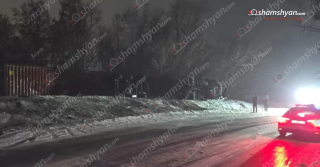 Շիրակի մարզում «Scania» մակնիշի կցորդիչով բեռնատարը դուրս է եկել ճանապարհի երթևեկելի գոտուց և կողաշրջված հայտնվել դաշտում
