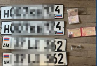 Վարորդական իրավունքի վկայականը կեղծ էր, իսկ մեքենայում թմրամիջոց կար